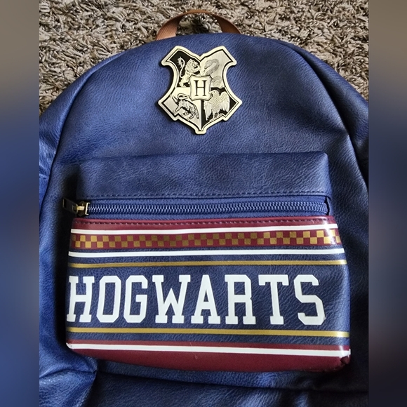 Bioworld Harry Potter Hogwarts Mini Backpack - Picture 3 of 5